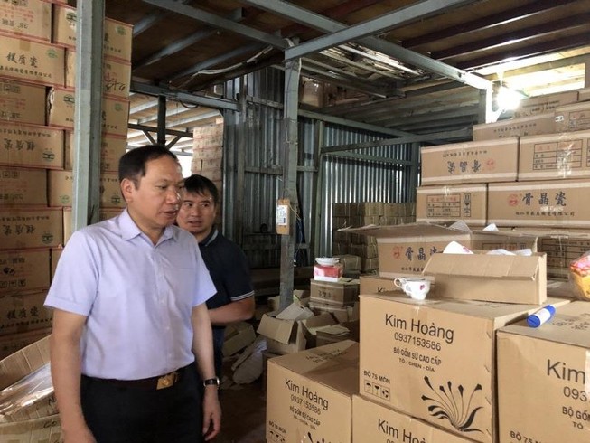 Nóng: 18 kho hàng tại TP.HCM nghi chứa hàng lậu, hàng cấm