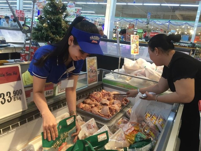Gà siêu rẻ 18.000 đồng/kg của Mỹ có 'đè bẹp' gà Việt Nam?