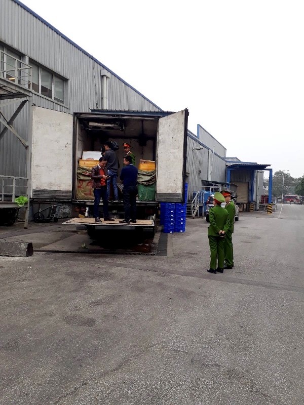 Vụ phát hiện lưỡi vịt Trung Quốc: Siêu thị nói gì?