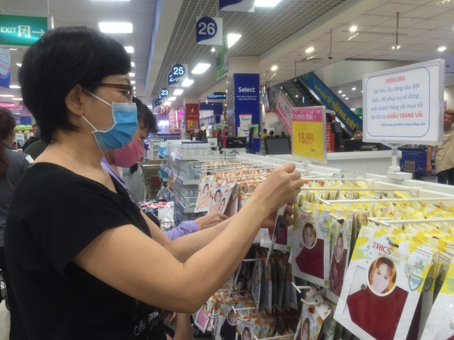 Siêu thị bán khẩu trang kháng khuẩn giá 7.000 đồng/cái