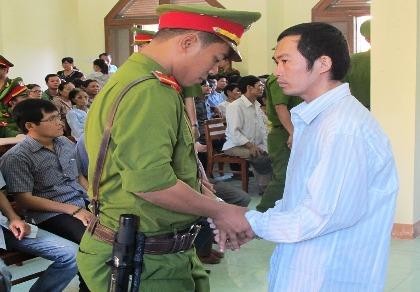 Vụ cựu công an bị giam không có lệnh: VKSND Tối cao trả lời