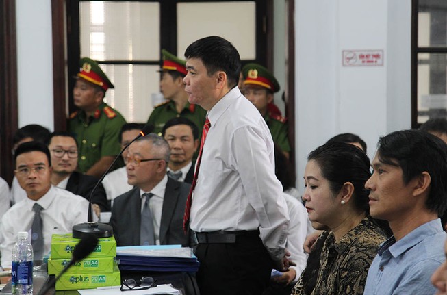 Luật sư Trần Vũ Hải bị phạt 12 tháng cải tạo không giam giữ