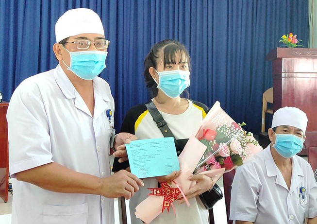 Nữ nhân viên lễ tân ở Khánh Hòa chính thức xuất viện
