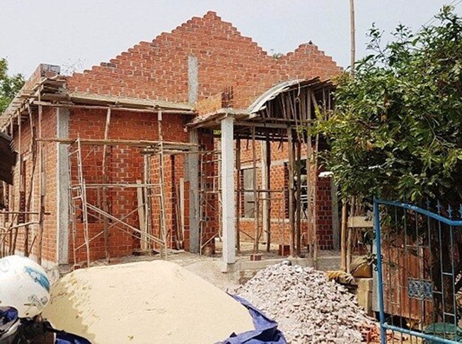 Sập giàn giáo nhà đang xây, 1 người chết