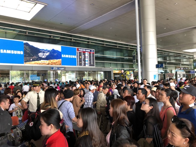 Ga quốc tế Tân Sơn Nhất bất ngờ mất điện lúc rạng sáng
