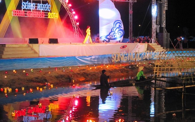 Lễ hội sóng nước Tam Giang