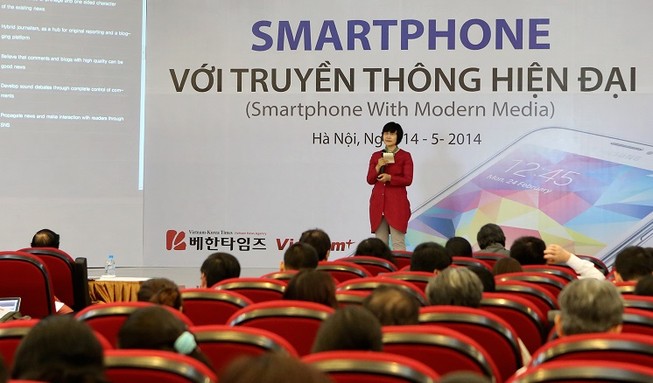 Nhà báo Việt – Hàn thảo luận về làm báo bằng smartphone
