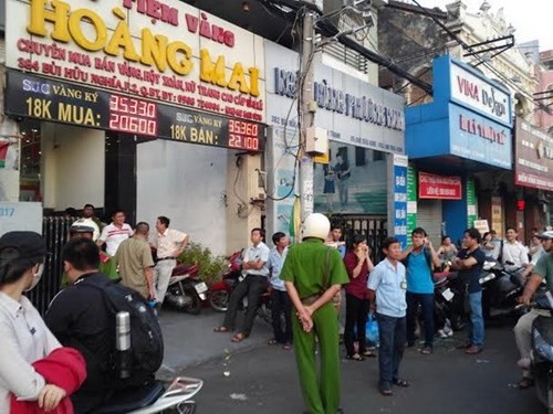 Vụ tiệm vàng Hoàng Mai: Theo bạn nên phạt 75 triệu hay 400 triệu?