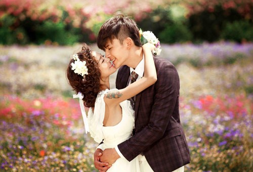 Vợ bịt miệng tình cũ bằng tiền