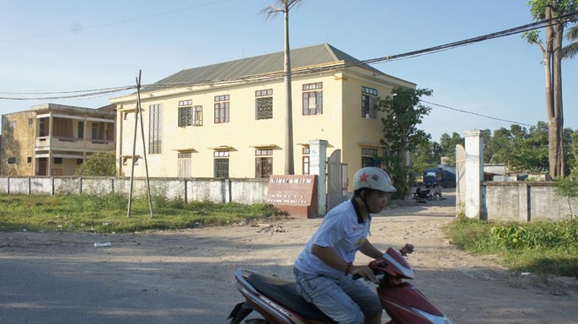 Mất chức phó bí thư phường vì cho thuê trường học để…chi tiêu