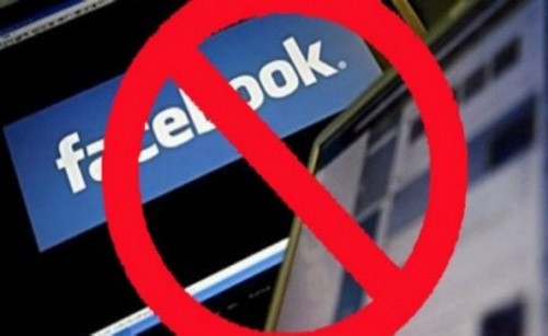 Cấm giáo viên bình luận Facebook và quyền tự do ngôn luận