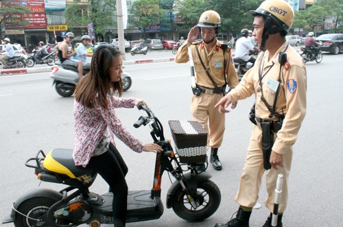 Xe máy điện, mô tô điện phải đăng ký từ ngày 6-12