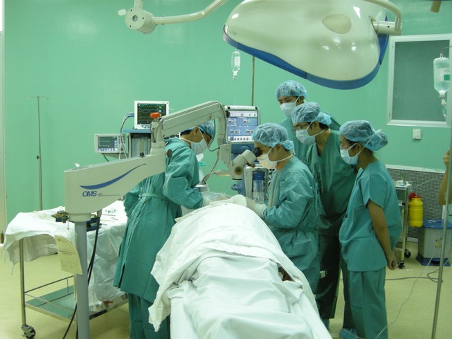 Sợ phẫu thuật, để khối u xơ tự do ‘bành trướng’