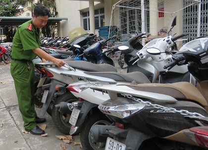 Bắt ‘đại lý’ rao bán 30 xe gian qua mạng