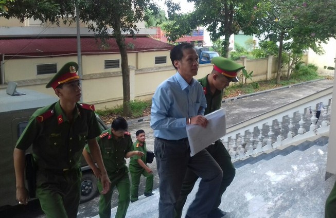 Cựu luật sư Trần Hữu Kiển bị đề nghị 12-14 năm tù