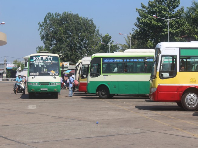 Đại biểu HĐND: 'Xe buýt đang chạy mà sút cả băng ngồi văng ra'
