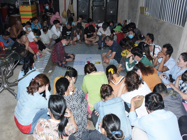 Công an Bến Tre phá vụ đánh bạc tiền tỉ, bắt 66 người