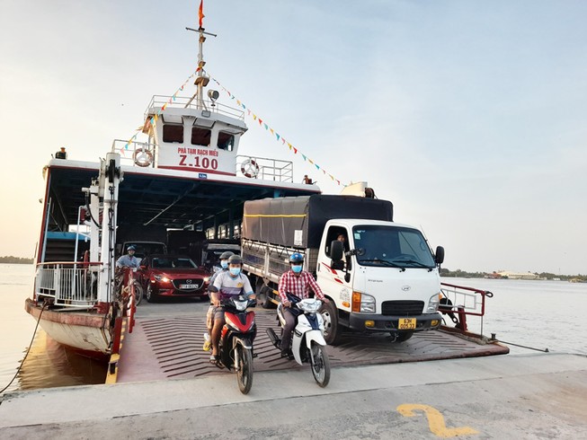 Bến Tre được dùng phà 'hết hạn' nhưng không chở quá 12 người