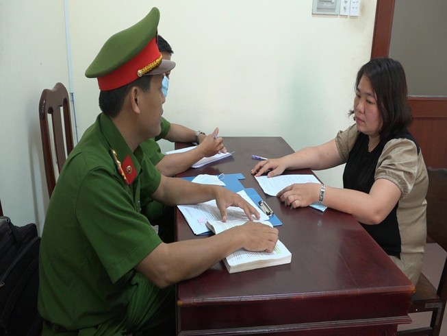 Nữ cán bộ ngân hàng chiếm đoạt hơn 10 tỉ đồng