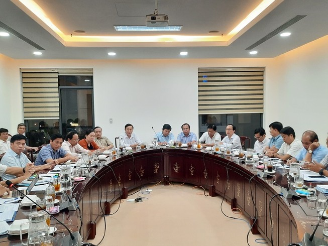 Cà Mau cách ly theo dõi 2 người bị sốt, ho, khó thở