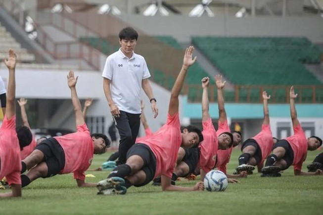 Hoãn World Cup nhưng U-19 Indonesia vẫn... chơi lớn - ảnh 1