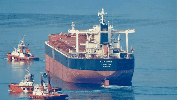 Mặc Mỹ cấm vận, Iran cử đội tàu chở dầu 'khủng' đến Venezuela  - ảnh 1