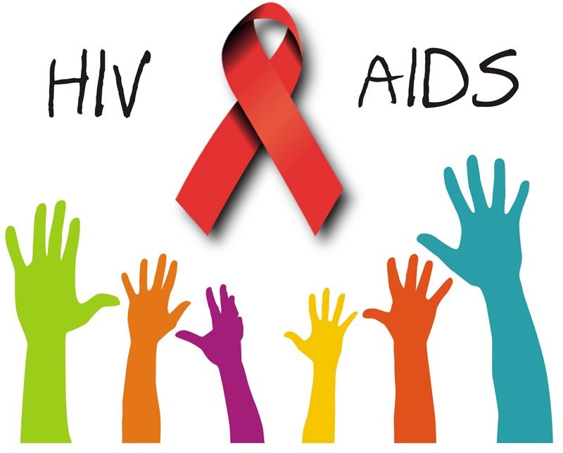 Phải báo việc nhiễm HIV cho người 'đầu ấp tay gối' - ảnh 1