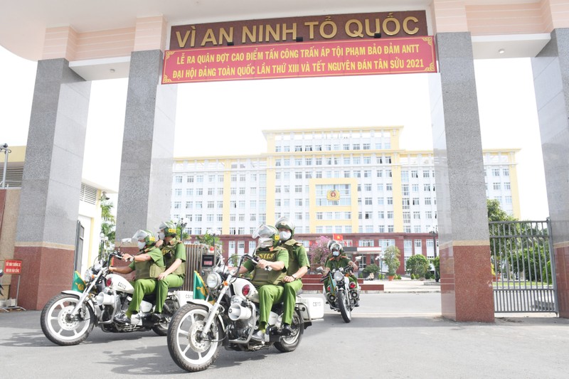 Công an Trà Vinh ra quân trấn áp tội phạm - ảnh 2