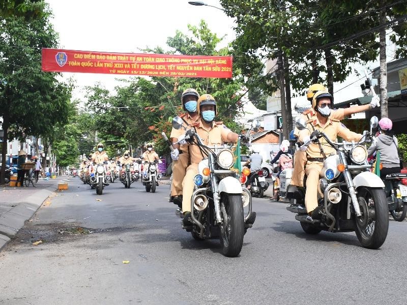 Công an Trà Vinh ra quân trấn áp tội phạm - ảnh 3