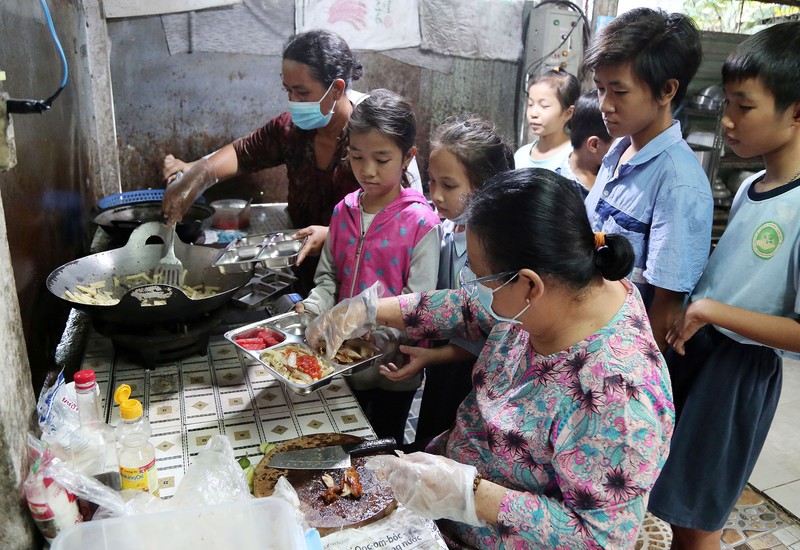 Lớp học đặc biệt của 'ngoại Thủy' ở Sài Gòn - ảnh 4