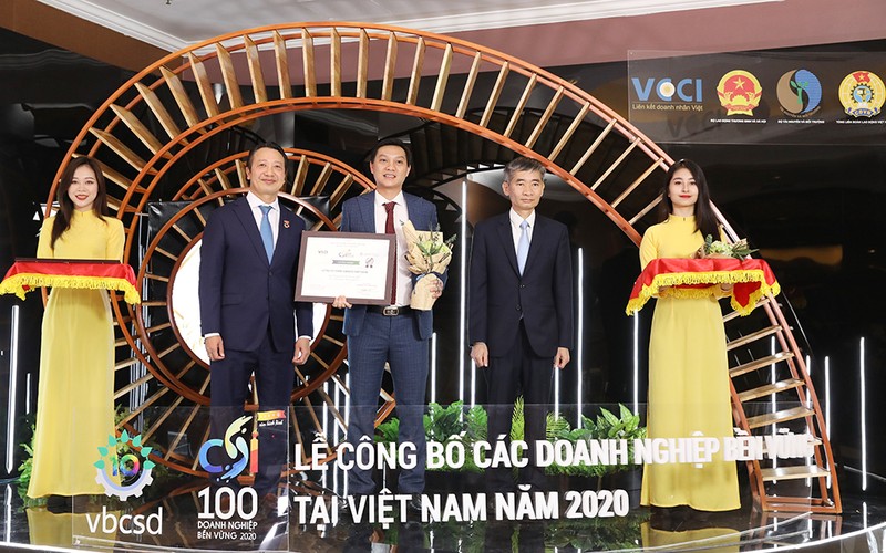 Amway Việt Nam: Top 100 DN phát triển bền vững 2020 - ảnh 1