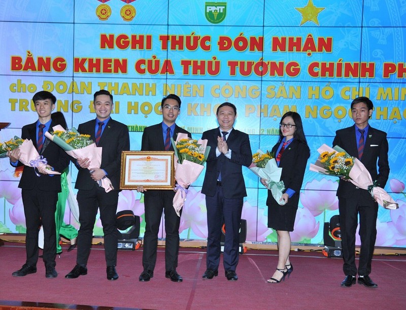 ĐH Y Khoa Phạm Ngọc Thạch đón nhận danh hiệu Anh hùng lao động - ảnh 5