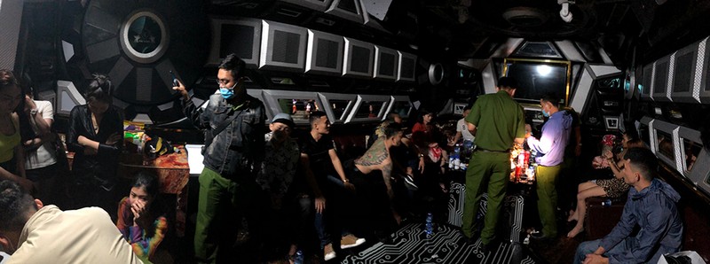 21 người phê ma túy trong karaoke Victory ở Bình Tân - ảnh 1