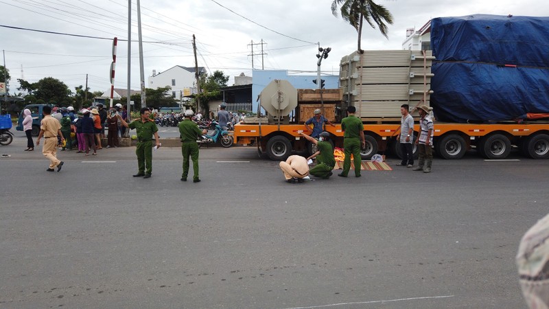 Bình Thuận: Nữ sinh bị xe đầu kéo cán tử vong khi đang đi học - ảnh 1