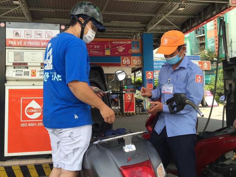 Loạt 'cửa ải' làm khó việc mở cửa hàng xăng dầu mới - ảnh 1