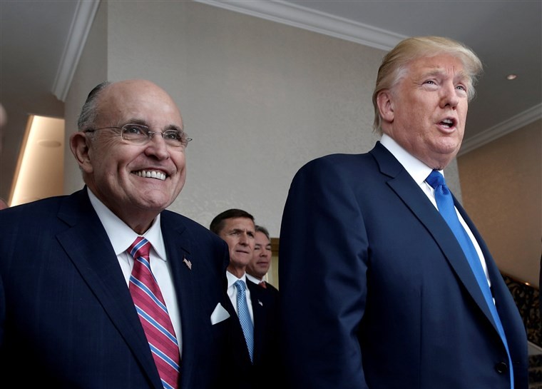 Luật sư Giuliani không còn đại diện cho ông Trump - ảnh 1