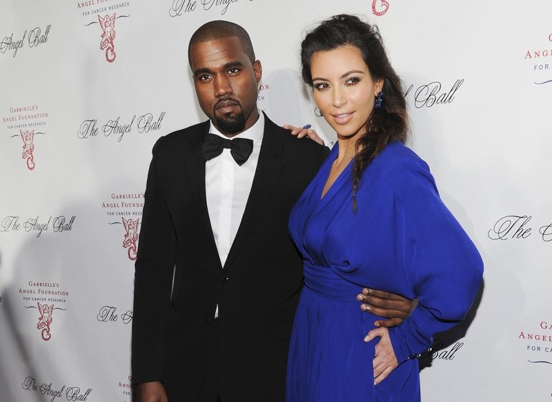 Kim 'siêu vòng 3' chính thức ly hôn Kanye West - ảnh 2