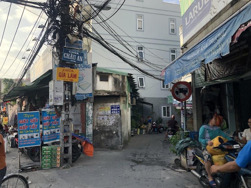 ‘Hẻm Phật’ giữa lòng Sài Gòn - ảnh 1