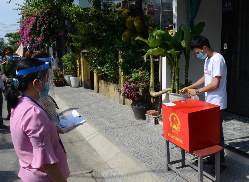 Đà Nẵng: Người cách ly sẽ được bỏ phiếu bầu cử trước cửa nhà - ảnh 2