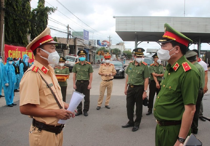 Thủ tướng Chính phủ tặng bằng khen cho cán bộ Công an tỉnh Đồng Nai - ảnh 2