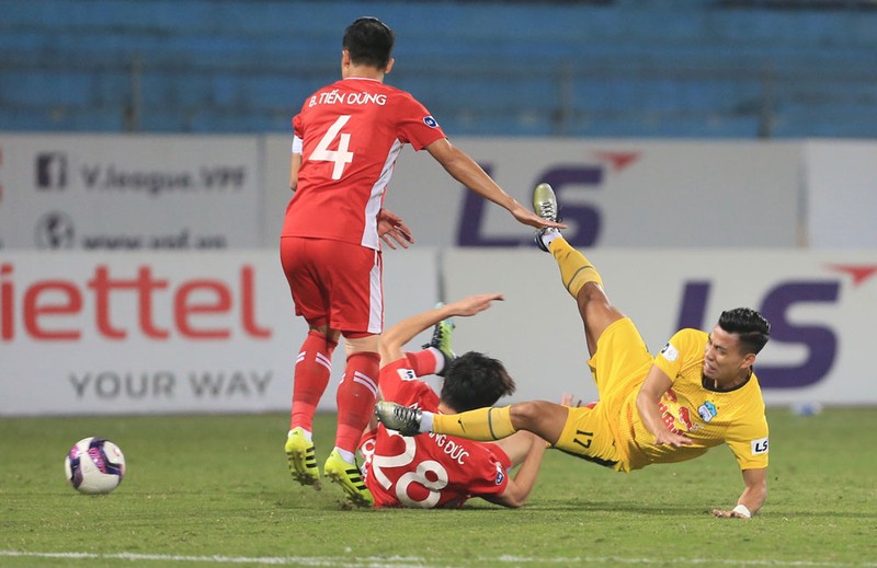 ‘Nhốt chiến thuật’ Công Phượng, Kiatisak ‘xé nát’ nhà vô địch - ảnh 1