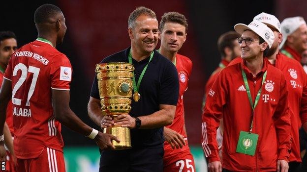 Hansi Flick đòi nghỉ, lãnh đạo Bayern nói ‘bớt giỡn’ - ảnh 2