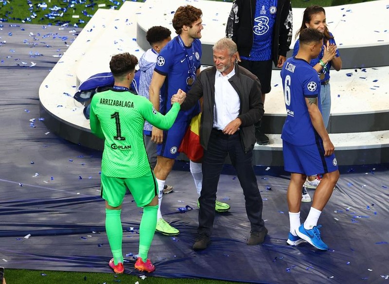 Tỉ phú Abramovich ăn mừng ngôi vô địch cùng Chelsea - ảnh 3