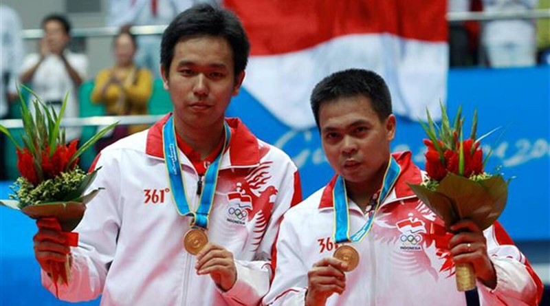 Cựu vô địch thế giới, Olympic chết ngay trên sân - ảnh 1