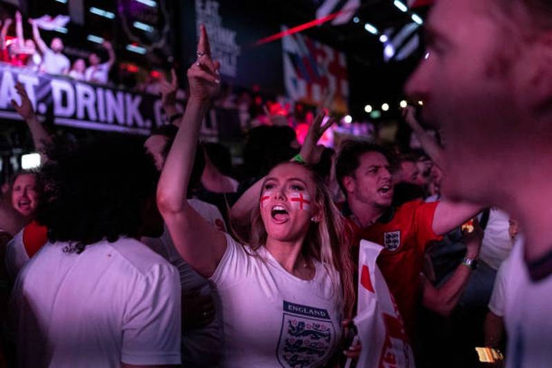 Fan Anh làm gì trong đêm vào chung kết Euro 2020? - ảnh 9