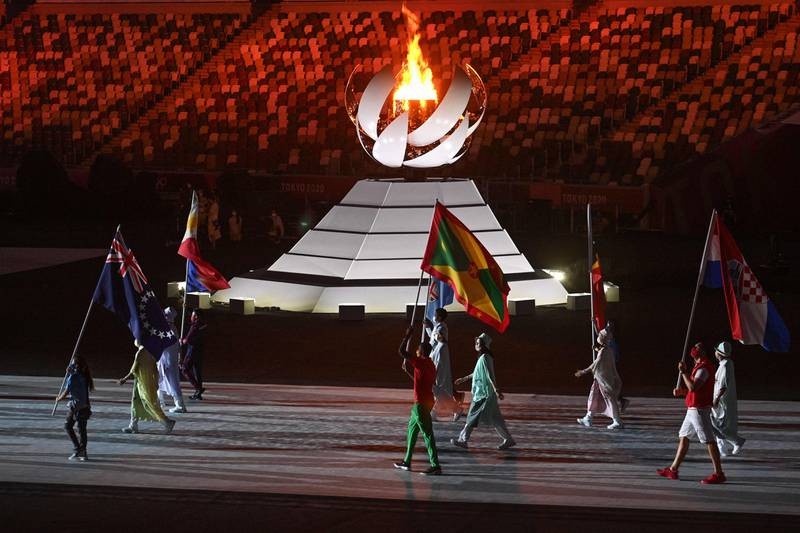 Chùm ảnh: Lung linh lễ bế mạc Olympic Tokyo, hẹn gặp Paris 2024 - ảnh 8