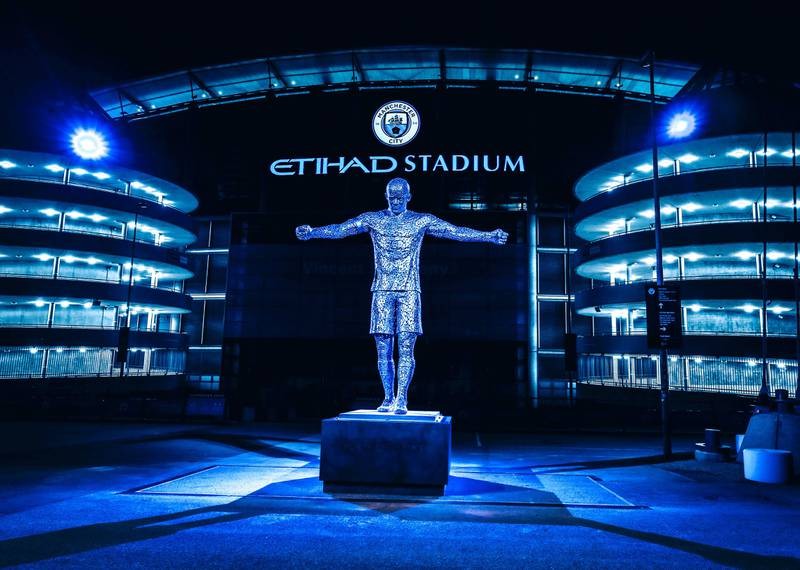 Xem tượng đài hai ‘thánh sống’ của Man. City ở Etihad - ảnh 2