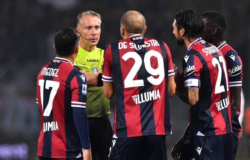 Chùm ảnh ấn tượng AC Milan đánh bại Bologna để lên ngôi đầu - ảnh 5