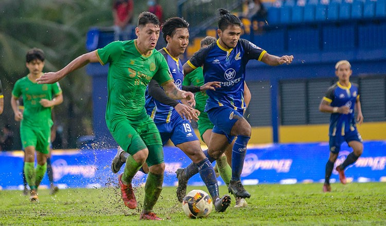 Á quân AFF Cup khuyên học trò 'bớt giỡn' với Campuchia - ảnh 1