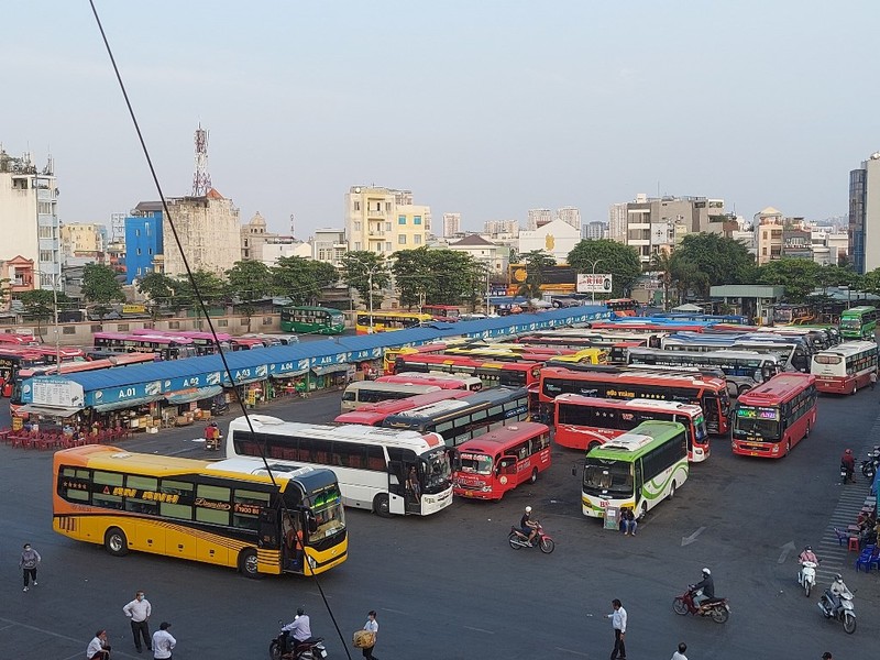 Ngày cuối nghỉ tết: bến xe đìu hiu, cao tốc ùn ứ - ảnh 2